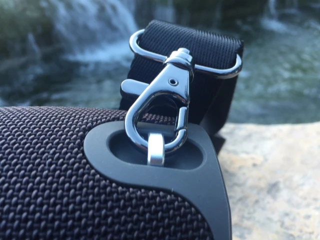 JBL Xtreme Shoulder Hooks