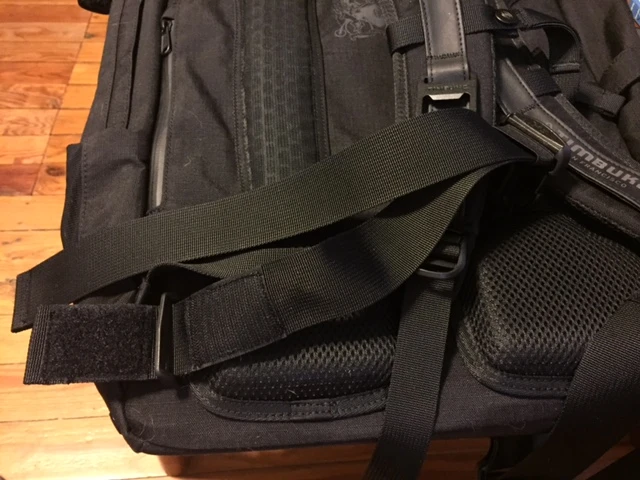 TimBuk2 Especial Tres Backpack Waist Adjustment
