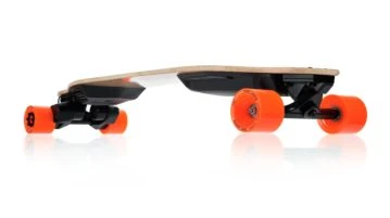 boosted-electric-skateboard-dual-plus-drive-full